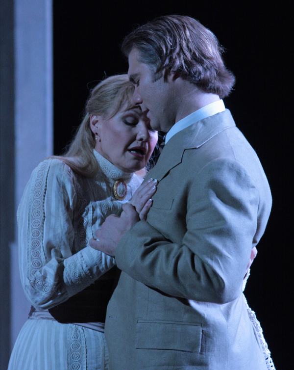 Katya Kabanova with Karita Mattila, Lyric Opera of Chicago, 2009. Photo by Dan Rest.